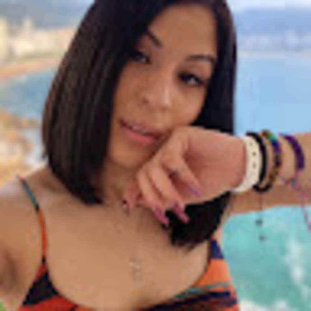 Meet your Posher, Adilene